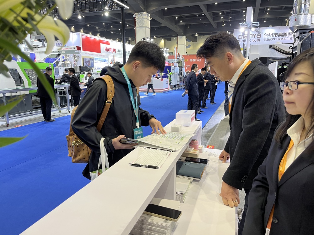 高效注塑、創新領航 | 東華機械攜行業前沿技術亮相鄭州展